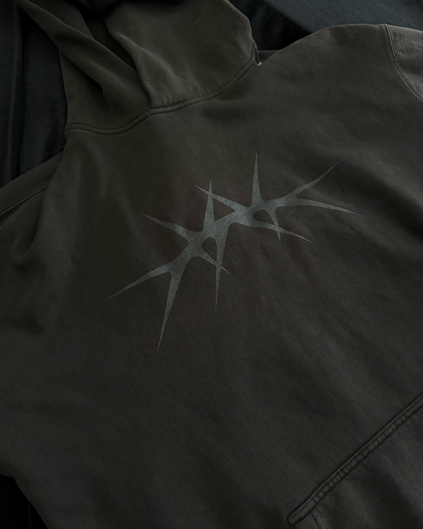 THORN HOODIE - FADED BLACK